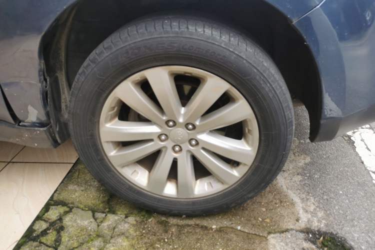 Used Subaru Forester 2011 2.5XS Automatic Luxury Edition Right Front Wheel Hub