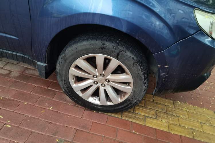 Used Subaru Forester 2011 2.5XS Automatic Luxury Edition Right Front Wheel Hub