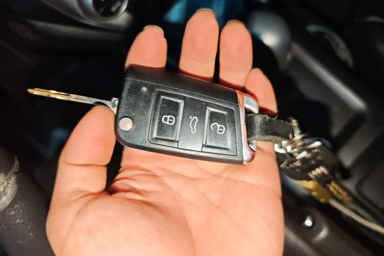 Used Subaru Forester 2011 2.5XS Automatic Deluxe Navigation Edition Vehicle Key