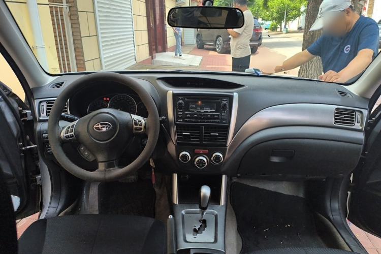 Used Subaru Forester 2011 2.0 XS Automatic Comfort Edition Center Console