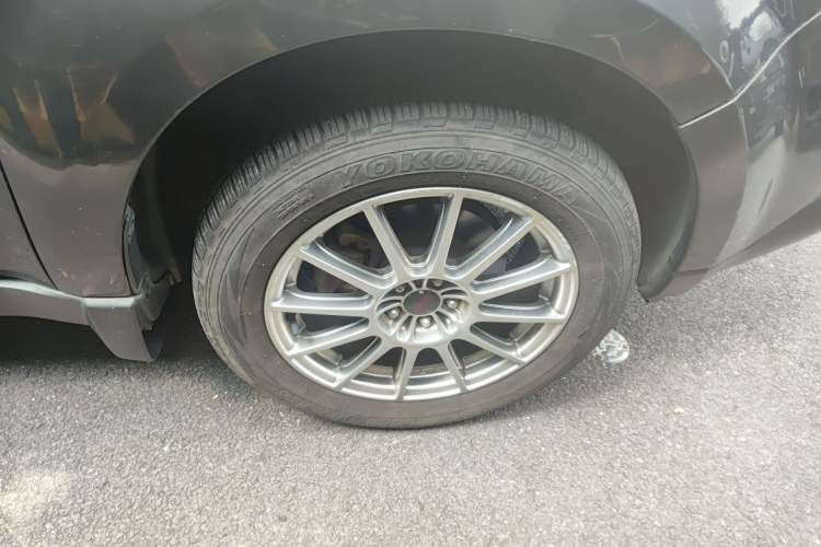 Used Subaru Forester 2011 2.5XS Automatic Luxury Edition Right Front Wheel Hub