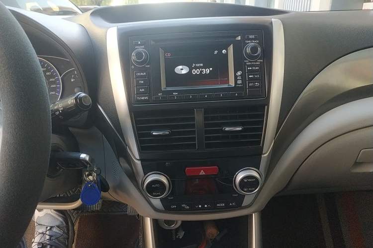 Used Subaru Forester 2011 2.5XS Automatic Luxury Edition Audio And AC Panel