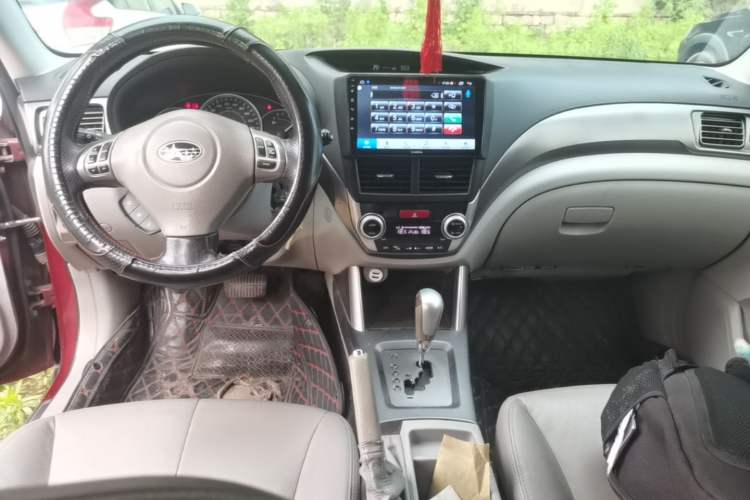 Used Subaru Forester 2011 2.5XS Automatic Luxury Edition Center Console