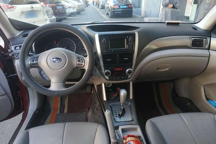 Used Subaru Forester 2011 2.5XS Automatic Luxury Edition Center Console