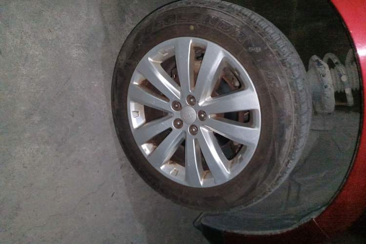 Used Subaru Forester 2011 2.5XS Automatic Luxury Edition Right Front Wheel Hub