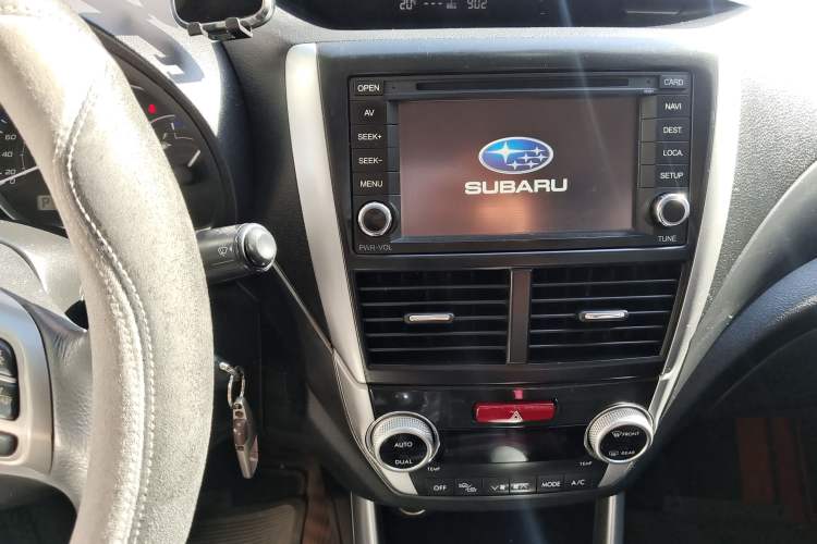 Used Subaru Forester 2011 2.5XS Automatic Luxury Edition Audio And AC Panel