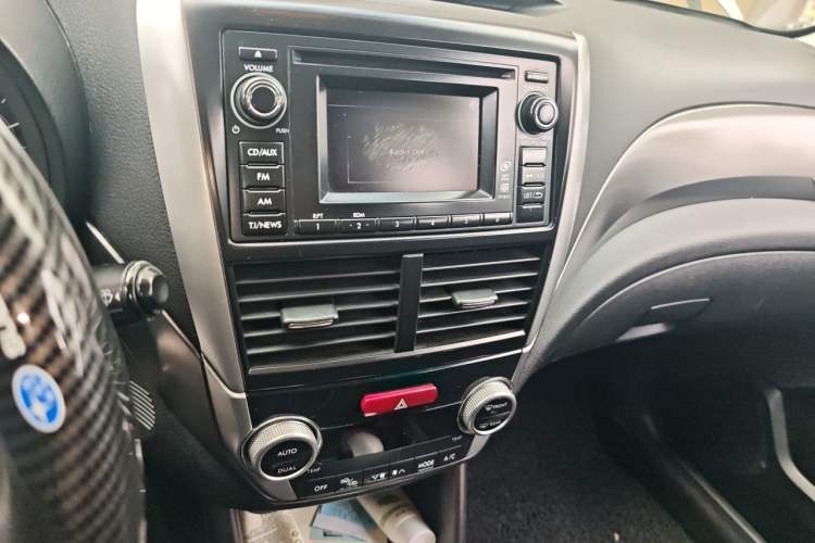 Used Subaru Forester 2011 2.5XS Automatic Luxury Edition Audio And AC Panel