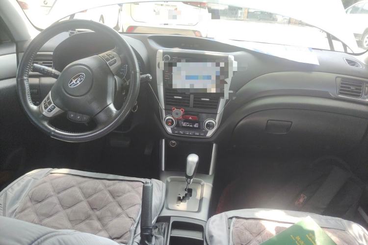 Used Subaru Forester 2011 2.5XS Automatic Deluxe Navigation Edition Center Console