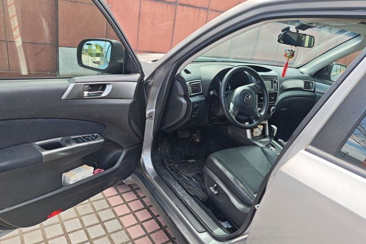 Used Subaru Forester 2011 2.5XS Automatic Luxury Edition Interior 3