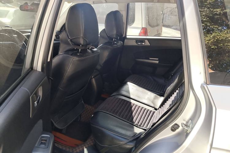 Used Subaru Forester 2011 2.5XS Automatic Luxury Edition Interior 4