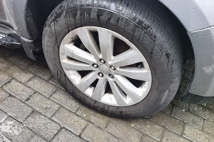 Used Subaru Forester 2011 2.5XS Automatic Luxury Edition Right Front Wheel Hub