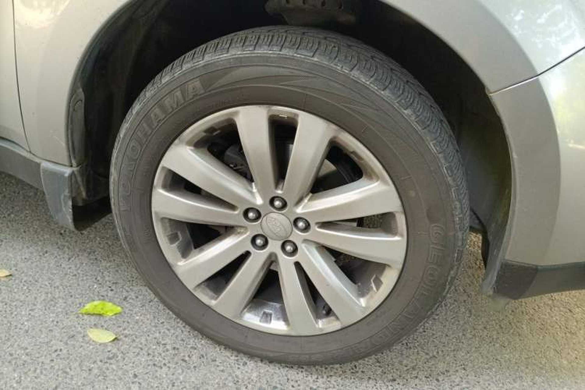 Used Subaru Forester 2011 2.5XS Automatic Luxury Edition Right Front Wheel Hub