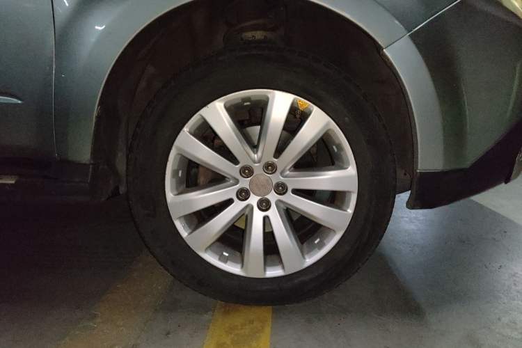 Used Subaru Forester 2011 2.5XS Automatic Luxury Edition Right Front Wheel Hub
