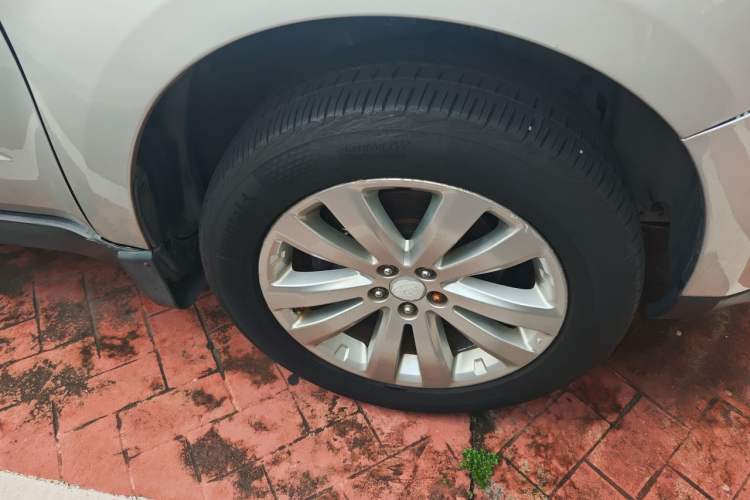 Used Subaru Forester 2011 2.5XS Automatic Luxury Edition Right Front Wheel Hub