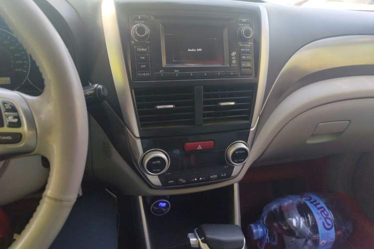Used Subaru Forester 2011 2.5XS Automatic Luxury Edition Audio And AC Panel