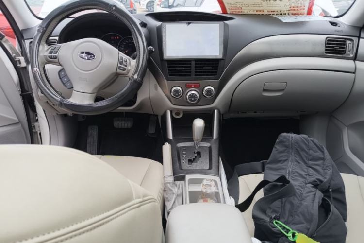 Used Subaru Forester 2011 2.0 XS Automatic Luxury Edition Center Console
