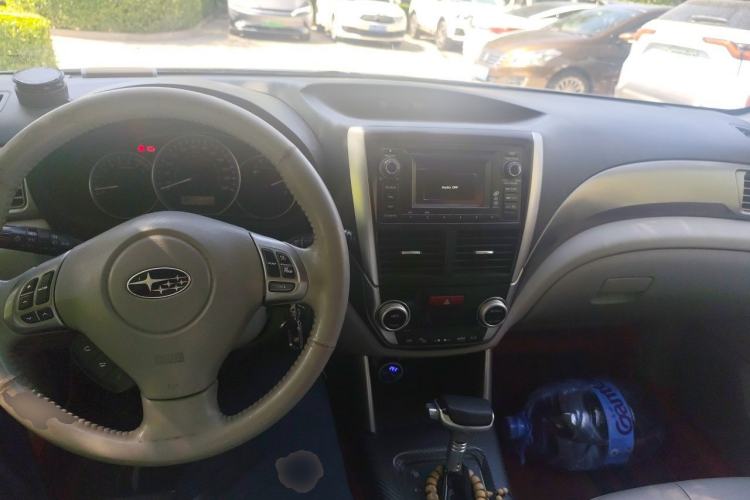 Used Subaru Forester 2011 2.5XS Automatic Luxury Edition Center Console
