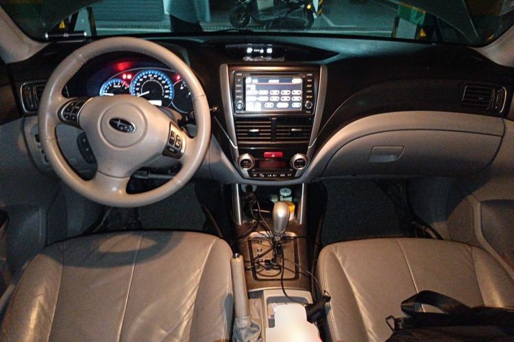 Used Subaru Forester 2011 2.5XS Automatic Luxury Edition Center Console
