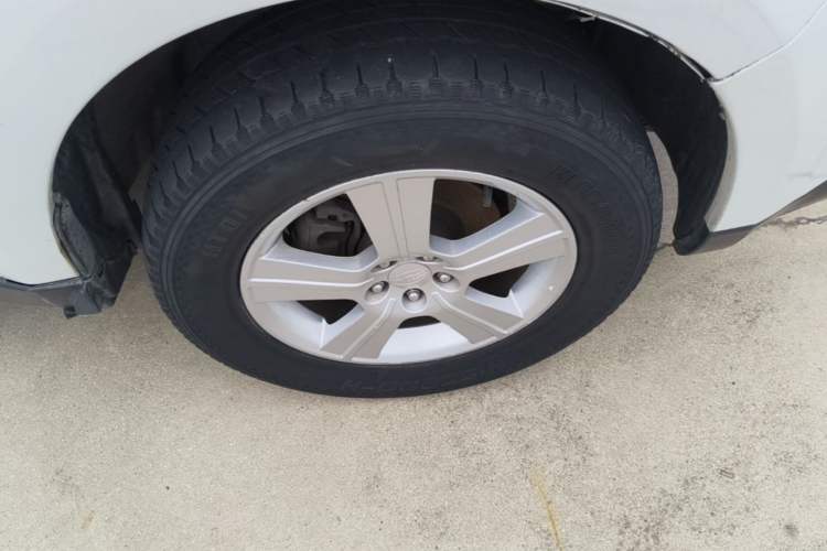 Used Subaru Forester 2011 2.0 XS Automatic Luxury Edition Right Front Wheel Hub