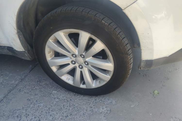 Used Subaru Forester 2011 2.5XS Automatic Luxury Edition Right Front Wheel Hub