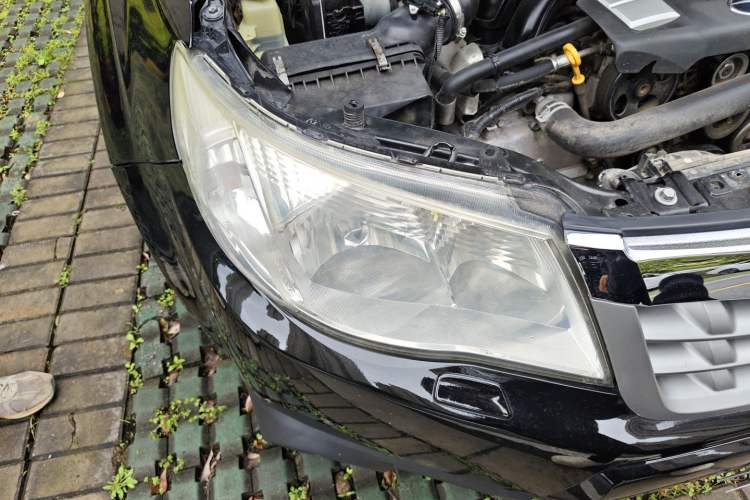Used Subaru Forester 2012 2.5XS 15th Anniversary Deluxe Edition Right Front Headlight