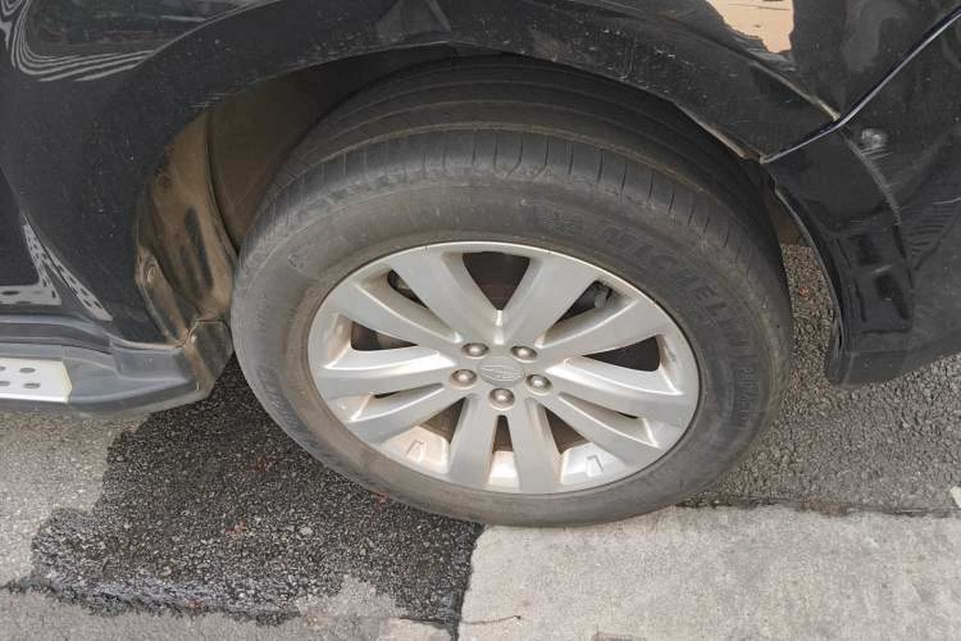 Used Subaru Forester 2012 2.5XS 15th Anniversary Sport Edition Right Front Wheel Hub
