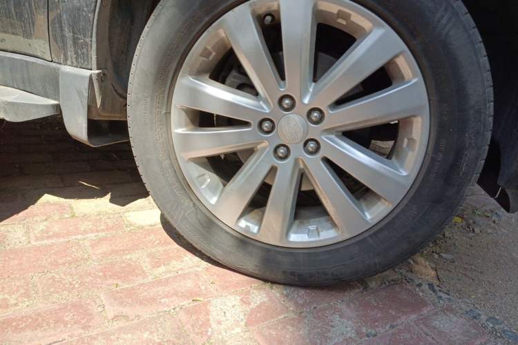 Used Subaru Forester 2012 Classic 2.5XS Automatic Luxury Edition Right Front Wheel Hub