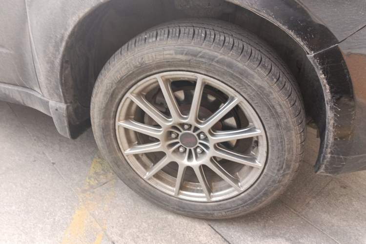 Used Subaru Forester 2012 Classic 2.5XS Automatic Luxury Edition Right Front Wheel Hub