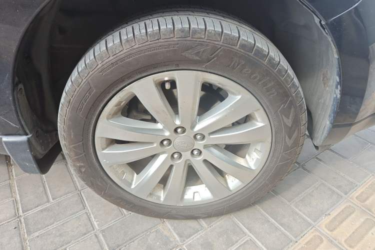 Used Subaru Forester 2012 Classic 2.5XS Automatic Luxury Edition Right Front Wheel Hub