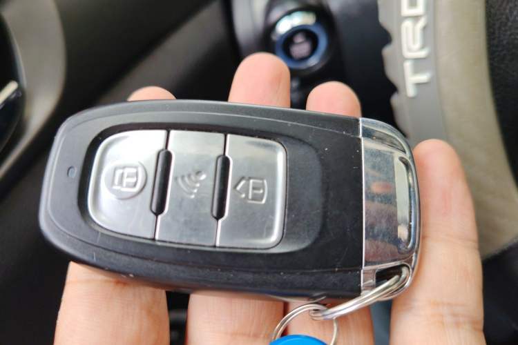 Used Subaru Forester 2012 2.5XS 15th Anniversary Deluxe Edition Vehicle Key