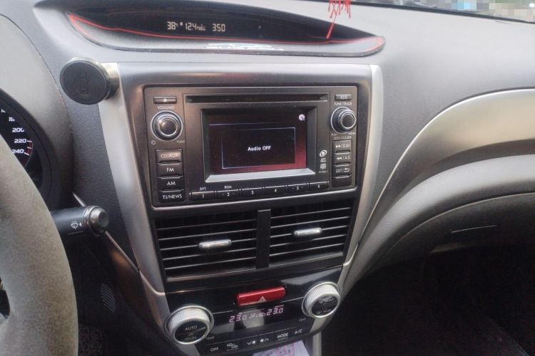 Used Subaru Forester 2012 Classic 2.5XS Automatic Luxury Edition Audio And AC Panel