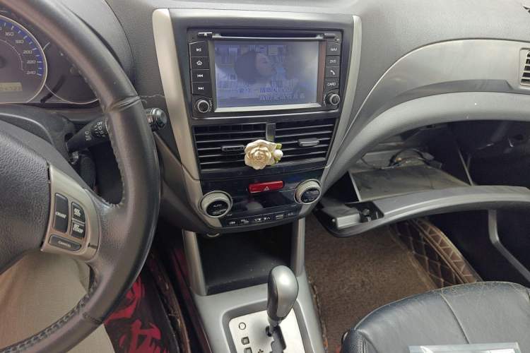 Used Subaru Forester 2012 Classic 2.5XS Automatic Deluxe Navigation Edition Audio And AC Panel