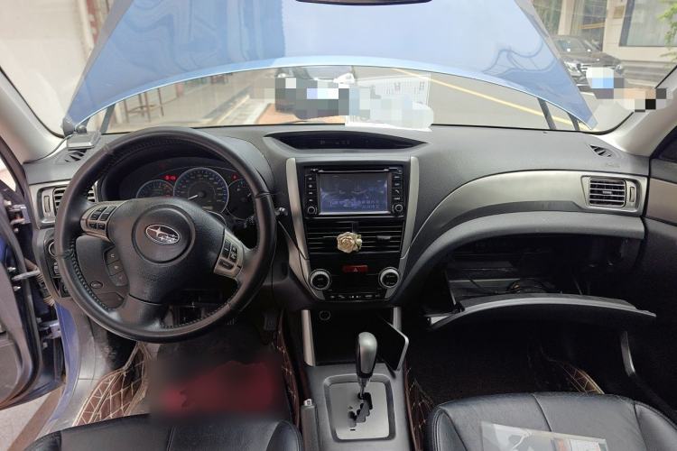 Used Subaru Forester 2012 Classic 2.5XS Automatic Deluxe Navigation Edition Center Console