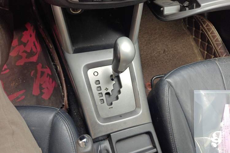 Used Subaru Forester 2012 Classic 2.5XS Automatic Deluxe Navigation Edition Gear Lever