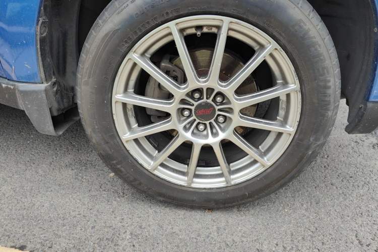Used Subaru Forester 2012 Classic 2.5XS Automatic Sport Edition Right Front Wheel Hub