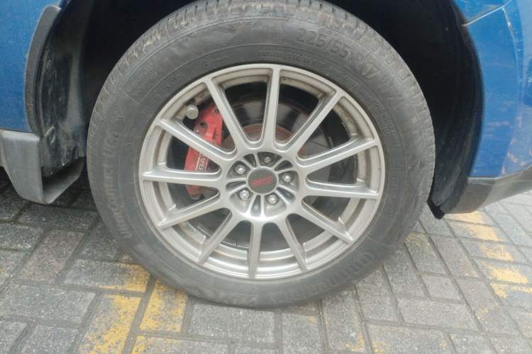 Used Subaru Forester 2012 Classic 2.5XS Automatic Luxury Edition Right Front Wheel Hub