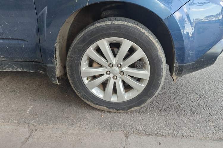 Used Subaru Forester 2012 Classic 2.5XS Automatic Luxury Edition Right Front Wheel Hub