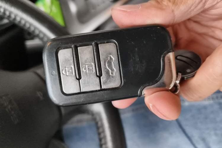 Used Subaru Forester 2012 Classic 2.5XS Automatic Deluxe Navigation Edition Vehicle Key