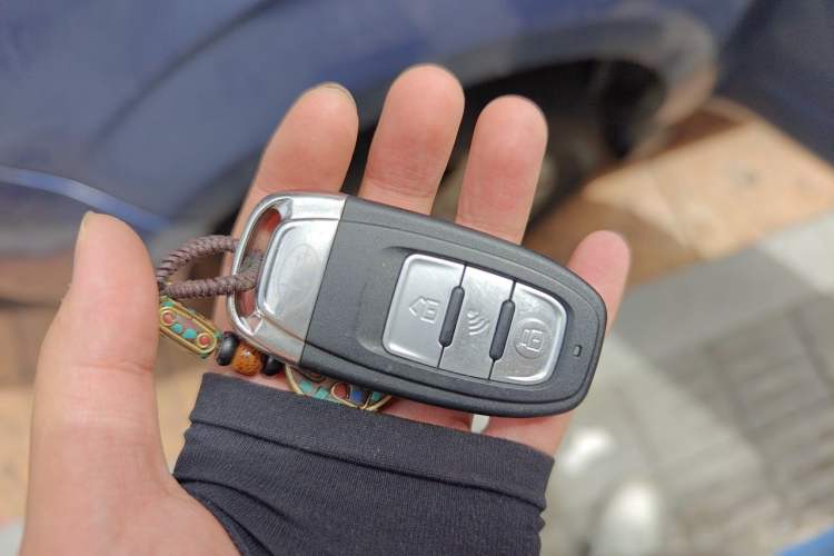 Used Subaru Forester 2012 Classic 2.5XS Automatic Deluxe Navigation Edition Vehicle Key