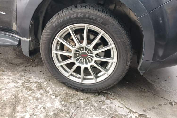 Used Subaru Forester 2012 Classic 2.5XS Automatic Sport Edition Right Front Wheel Hub