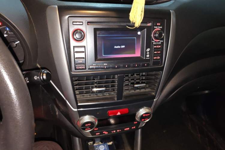 Used Subaru Forester 2012 Classic 2.5XS Automatic Luxury Edition Audio And AC Panel