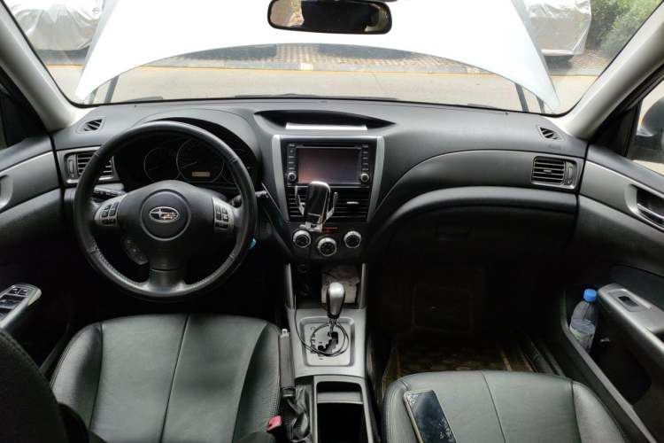 Used Subaru Forester 2012 Classic 2.0 XS Automatic Luxury Edition Center Console