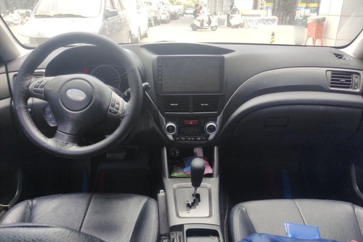Used Subaru Forester 2012 Classic 2.5XS Automatic Luxury Edition Center Console