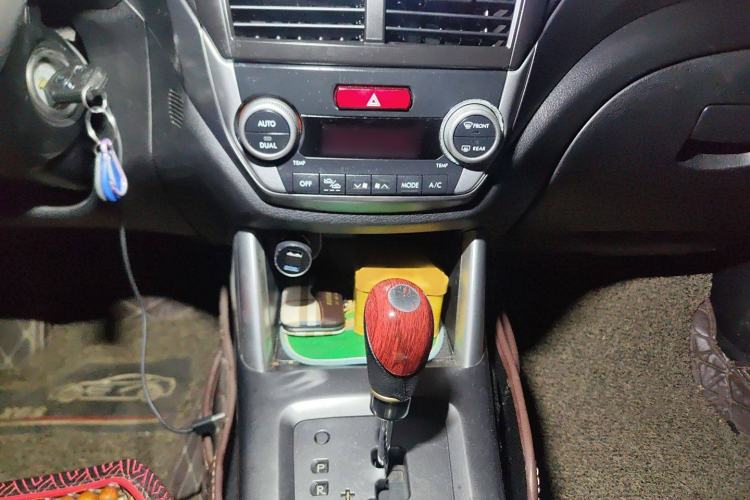 Used Subaru Forester 2012 Classic 2.5XS Automatic Luxury Edition Gear Lever
