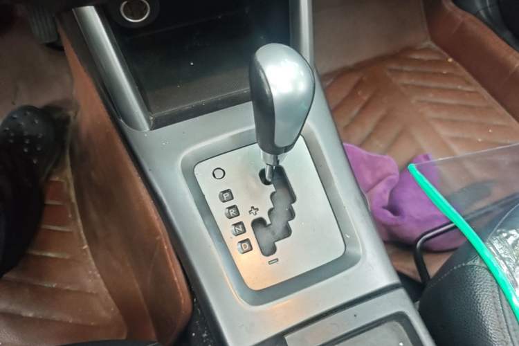 Used Subaru Forester 2012 Classic 2.5XS Automatic Luxury Edition Gear Lever
