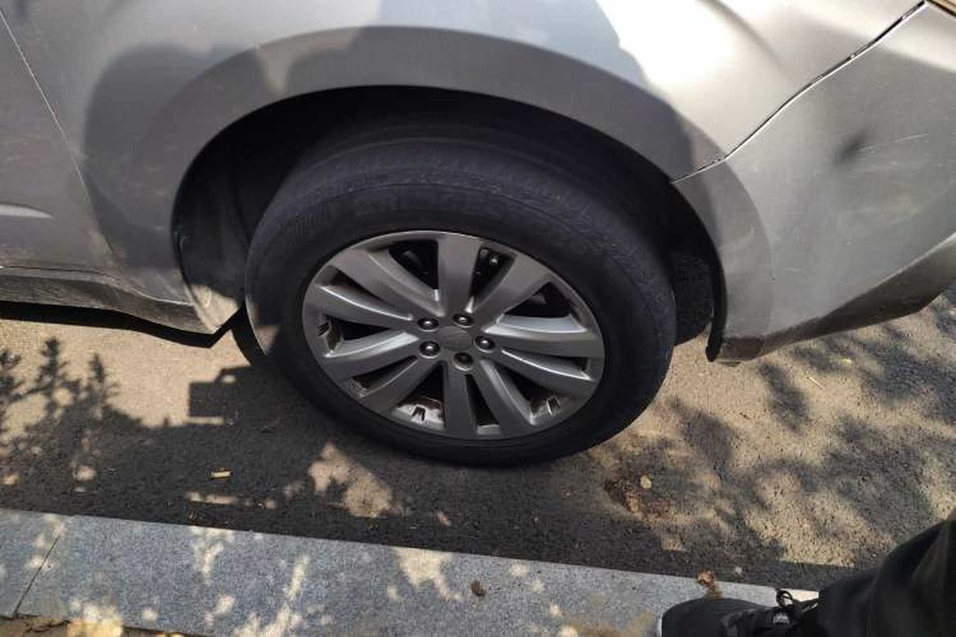 Used Subaru Forester 2012 Classic 2.5XS Automatic Sport Edition Right Front Wheel Hub
