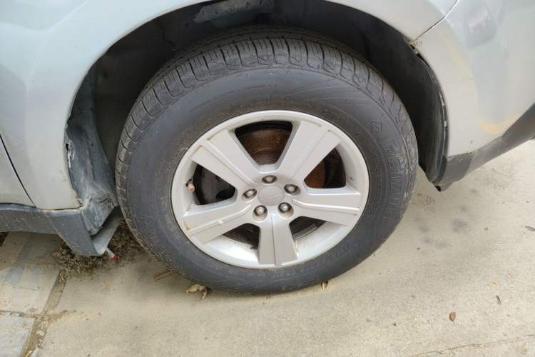 Used Subaru Forester 2012 Classic 2.0 XS Automatic Luxury Edition Right Front Wheel Hub