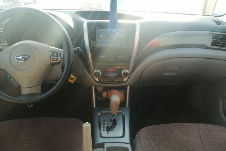 Used Subaru Forester 2012 Classic 2.5XS Automatic Luxury Edition Audio And AC Panel