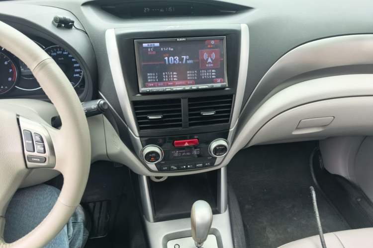 Used Subaru Forester 2012 Classic 2.5XS Automatic Luxury Edition Audio And AC Panel