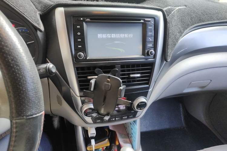Used Subaru Forester 2012 Classic 2.5XS Automatic Deluxe Navigation Edition Audio And AC Panel